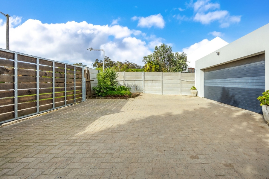 3 Bedroom Property for Sale in Tara Western Cape
